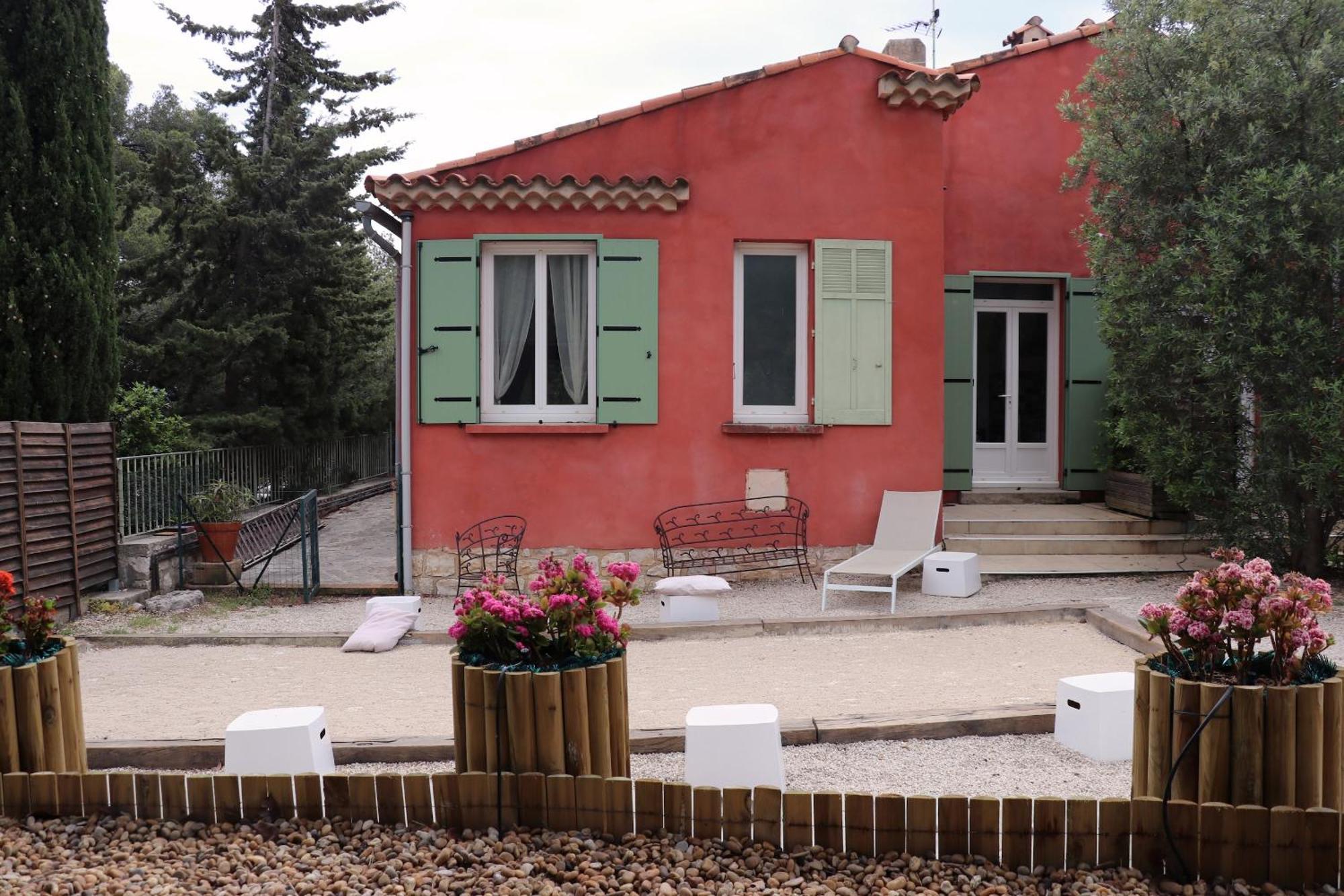 T3 Avec Jardin Dans Rocaille * Cassis